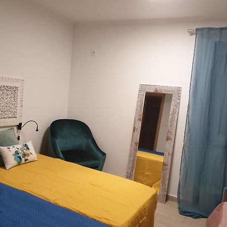 Lisbon Hostel Terminal 4 ภายนอก รูปภาพ