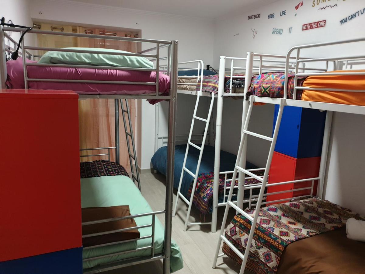Lisbon Hostel Terminal 4 ภายนอก รูปภาพ