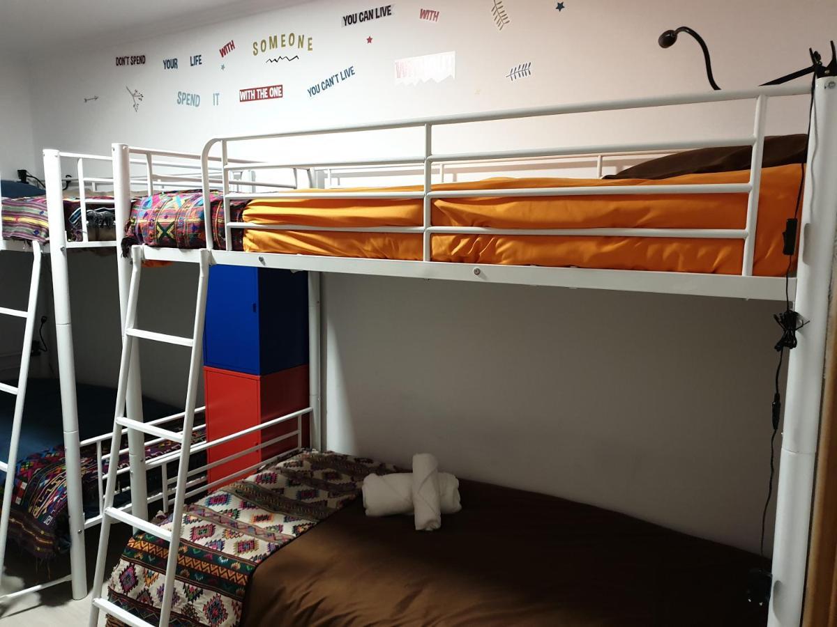 Lisbon Hostel Terminal 4 ภายนอก รูปภาพ