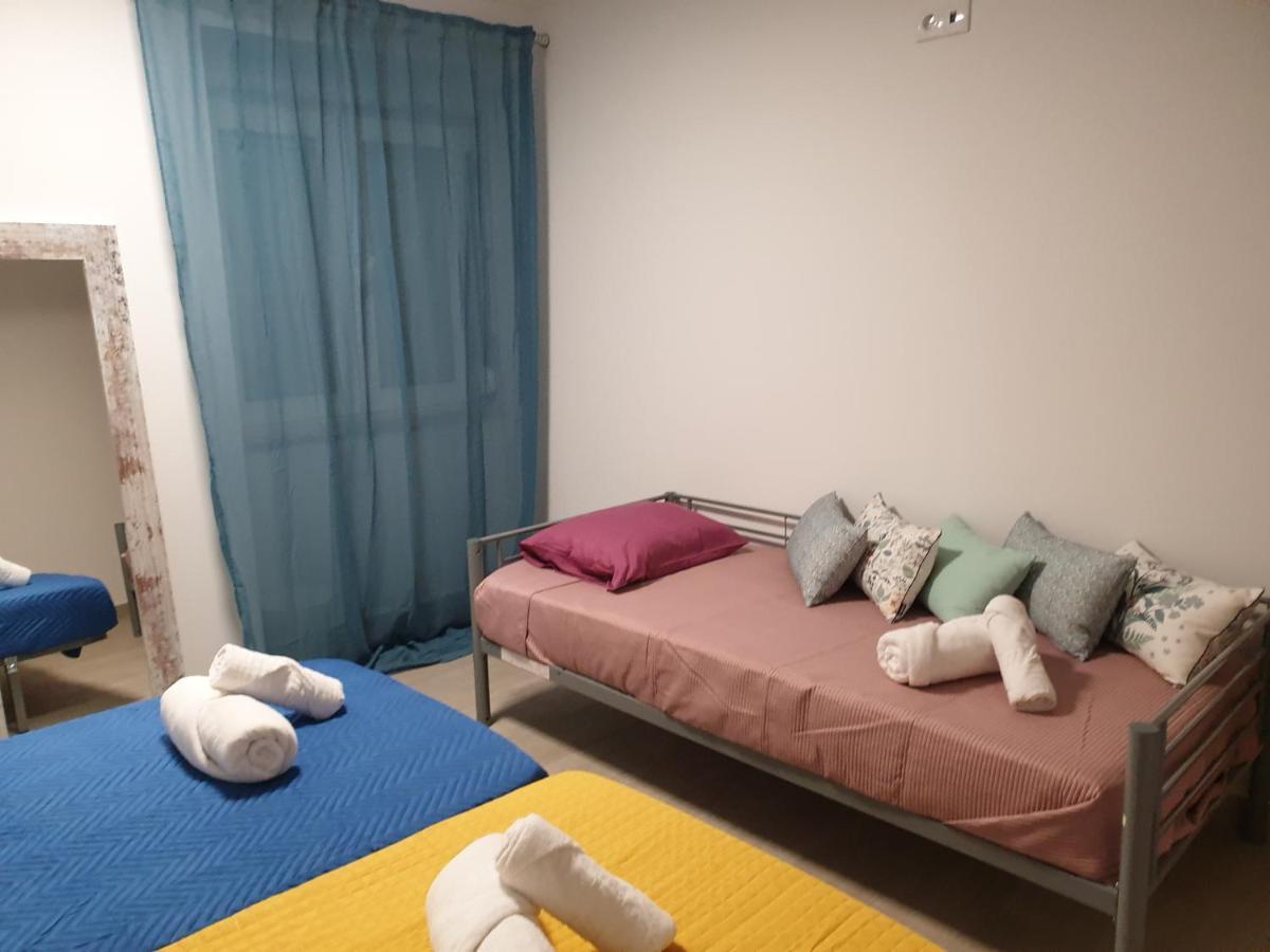 Lisbon Hostel Terminal 4 ภายนอก รูปภาพ
