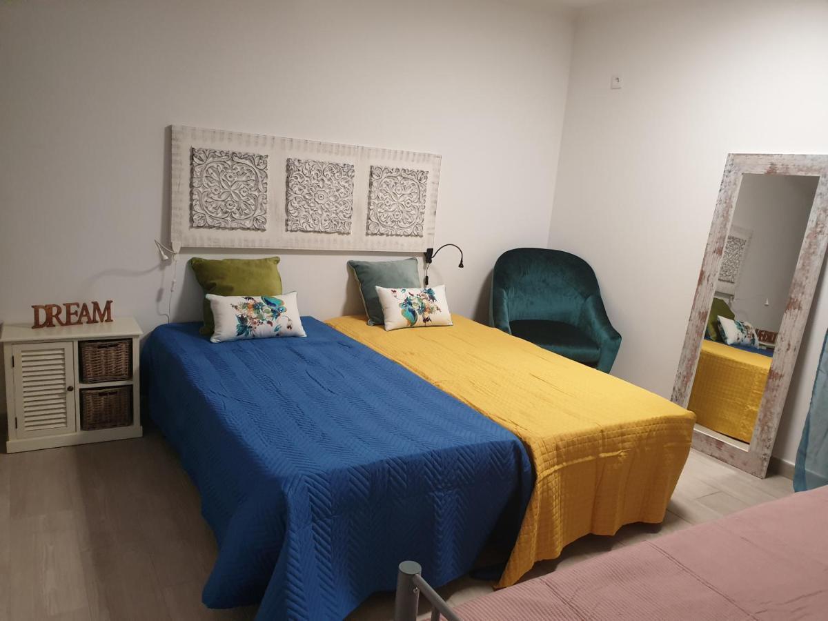 Lisbon Hostel Terminal 4 ภายนอก รูปภาพ