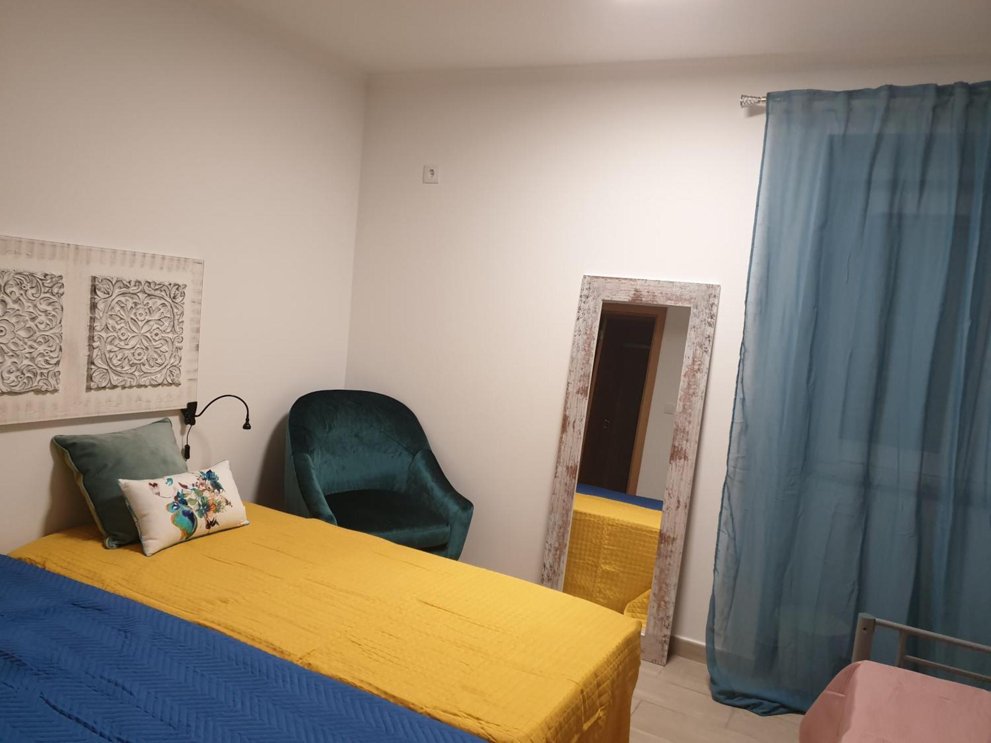Lisbon Hostel Terminal 4 ภายนอก รูปภาพ